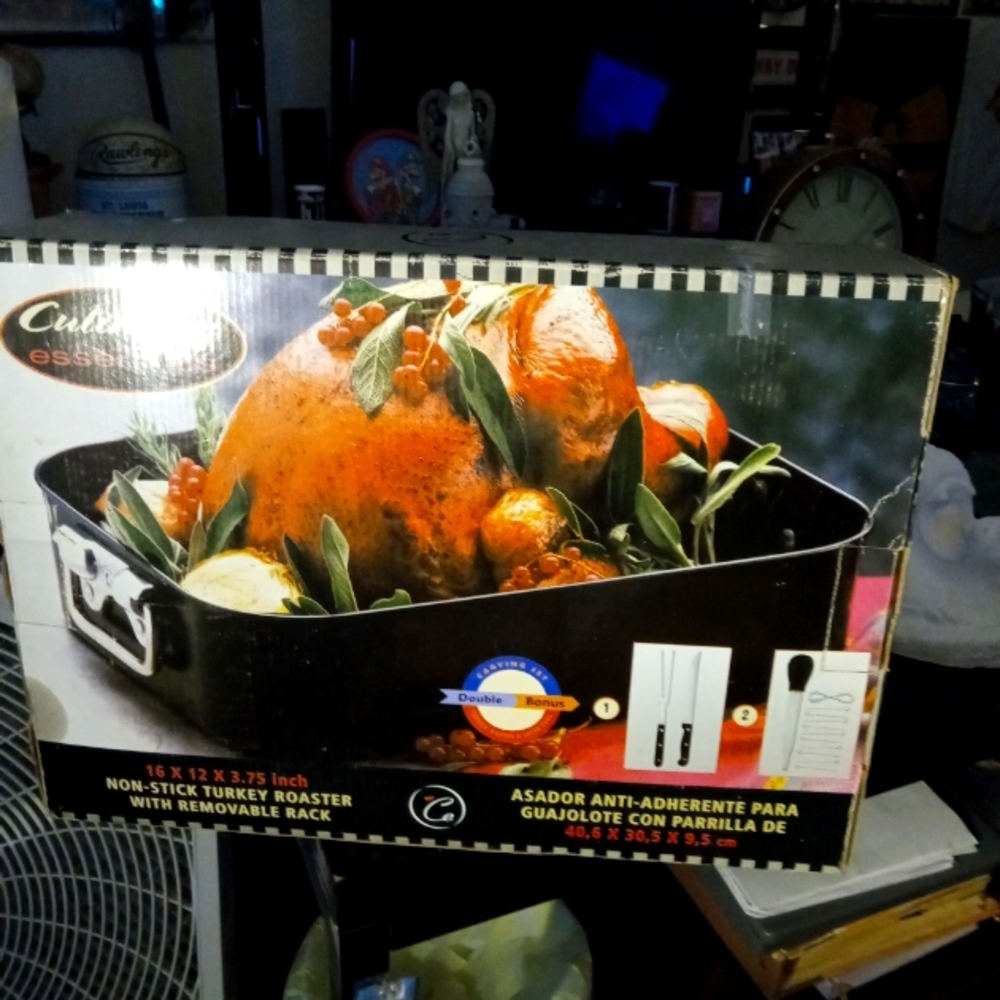 Culinary essentials non stick turkey roaster with removable rack with bonus tool